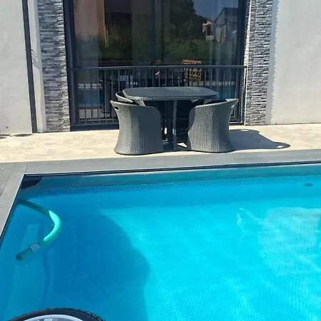 Joli T2 A 5 Min Des Plages Apartment