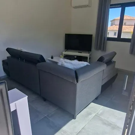 Joli T2 A 5 Min Des Plages Apartment *